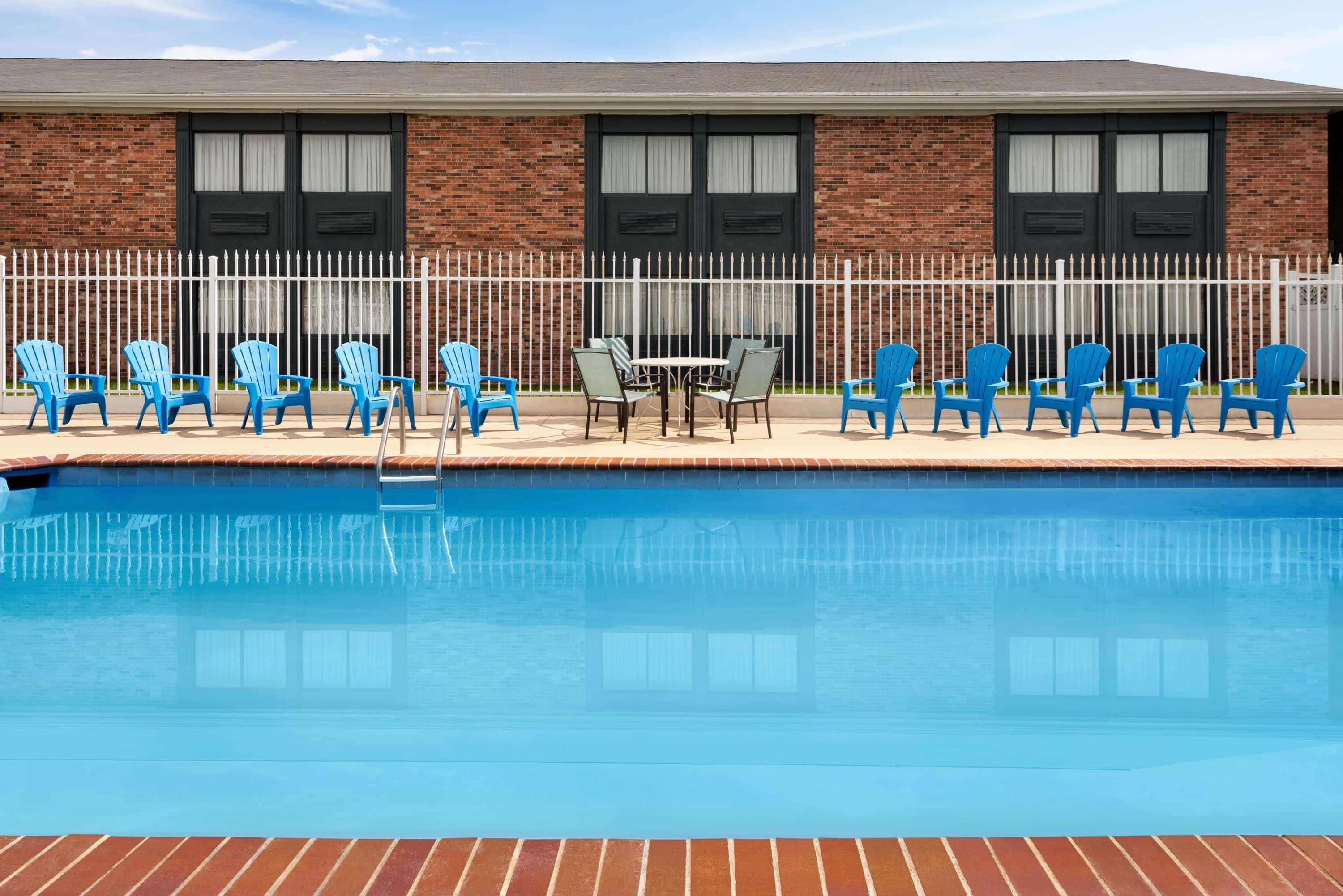Super 8 By Wyndham Des Moines Otel Dış mekan fotoğraf