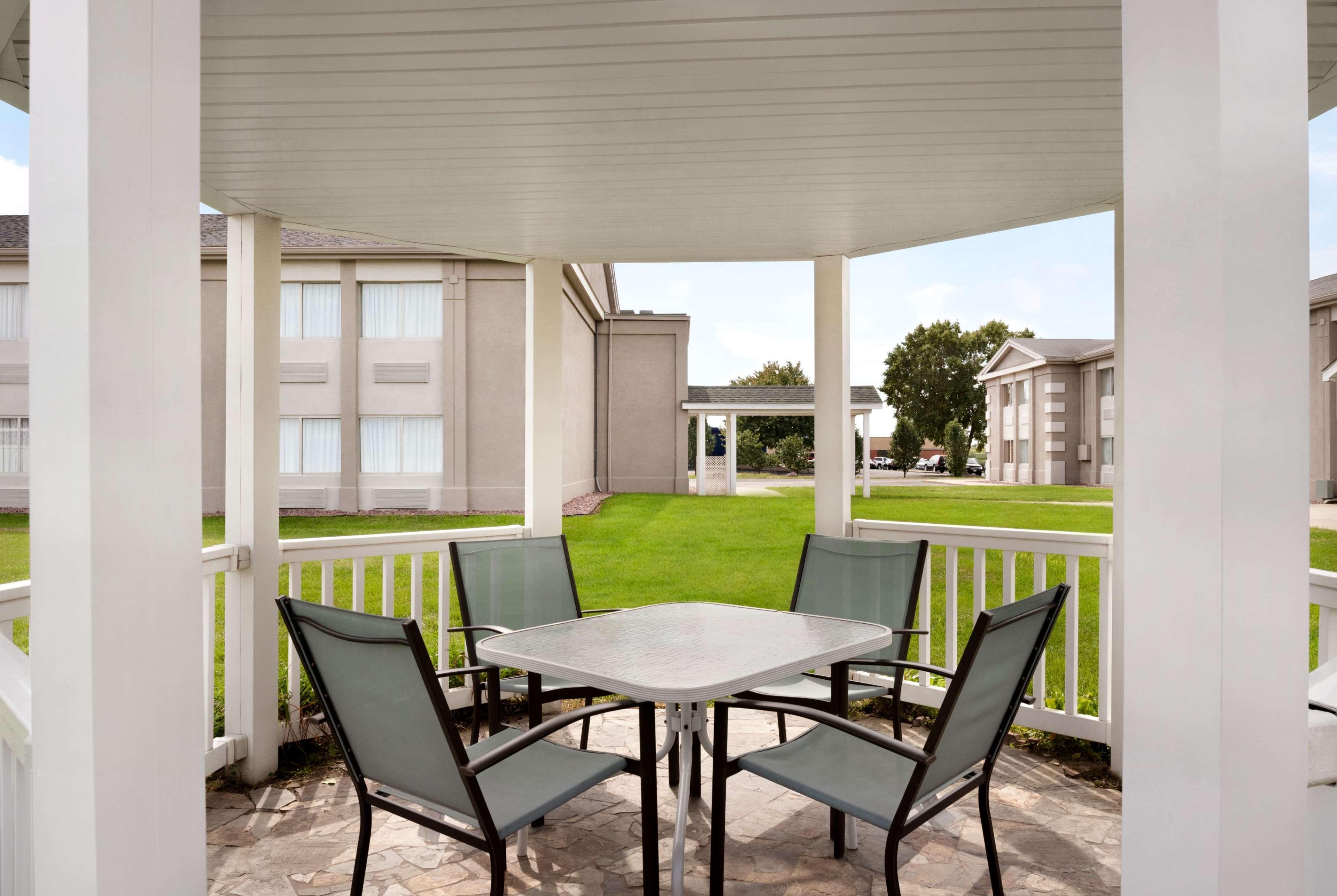 Super 8 By Wyndham Des Moines Otel Dış mekan fotoğraf