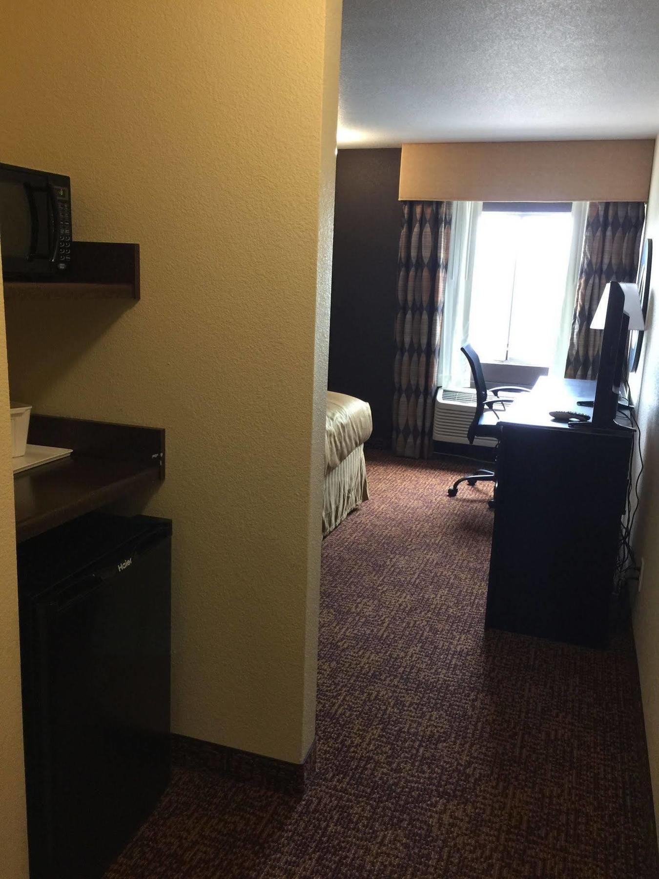 Super 8 By Wyndham Des Moines Otel Dış mekan fotoğraf
